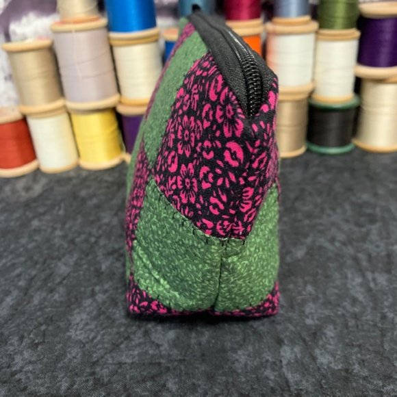 Handmade Quilted Cosmetic Bag - Picture 3 of 8